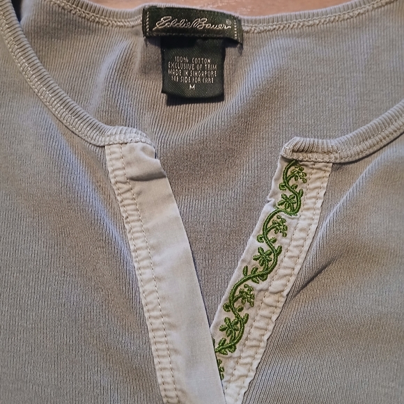 Eddie Bauer Women's Size Medium Long Sleeve Olive Green Top - Picture 3 of 9